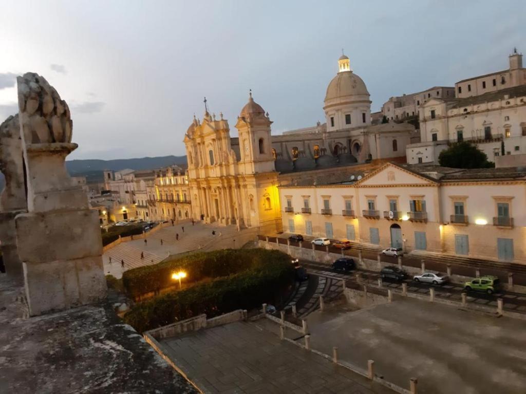 La Casa In Piazza Villa Noto Exteriör bild