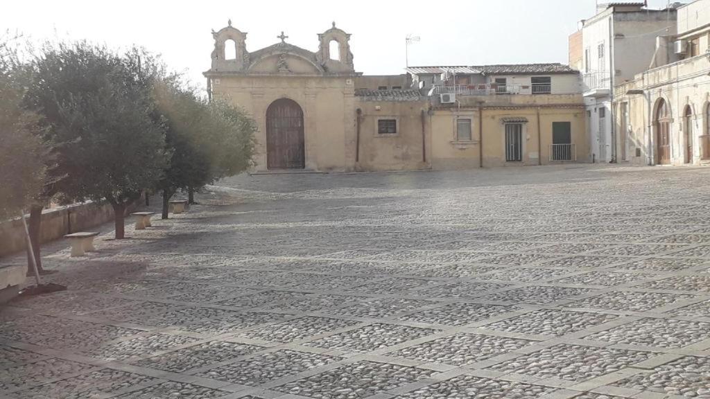 La Casa In Piazza Villa Noto Exteriör bild