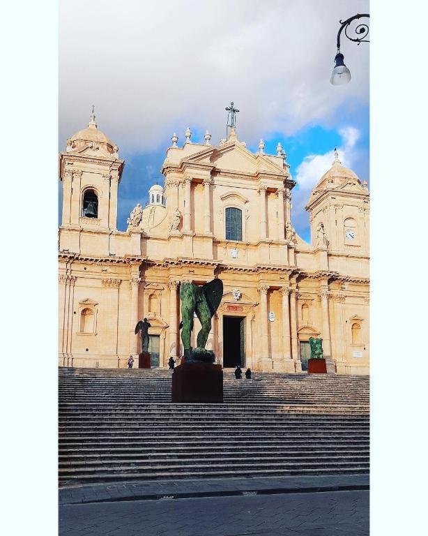 La Casa In Piazza Villa Noto Exteriör bild